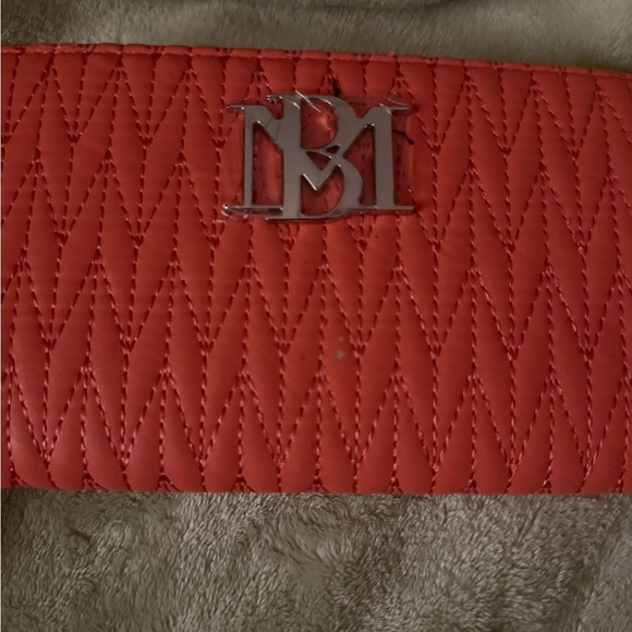 Badgley Mischka Coral Quilted Wallet - Picture 7 of 9